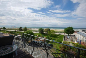 Villa Seeblick Warnemünde - Fewo mit Meerblick und Balkon direkt am Strand für 2-4 Pers in Rostock